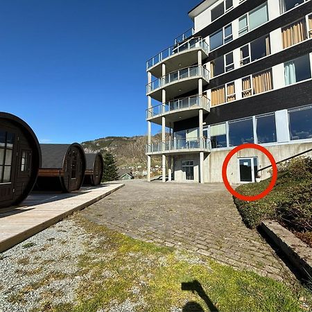 Sleeping Barrel Lodge Smaken Av Ryfylke Event As, Drives Ikke Som Hotell Hjelmeland エクステリア 写真