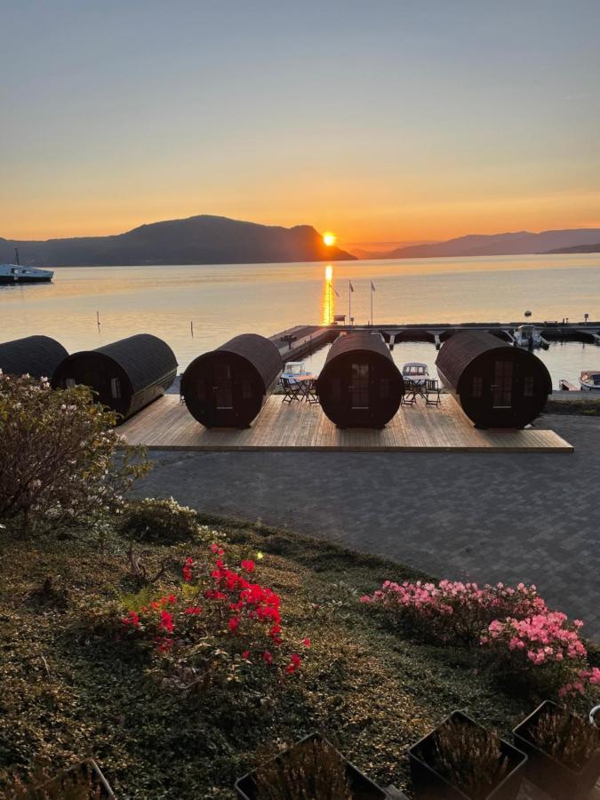 Sleeping Barrel Lodge Smaken Av Ryfylke Event As, Drives Ikke Som Hotell Hjelmeland エクステリア 写真