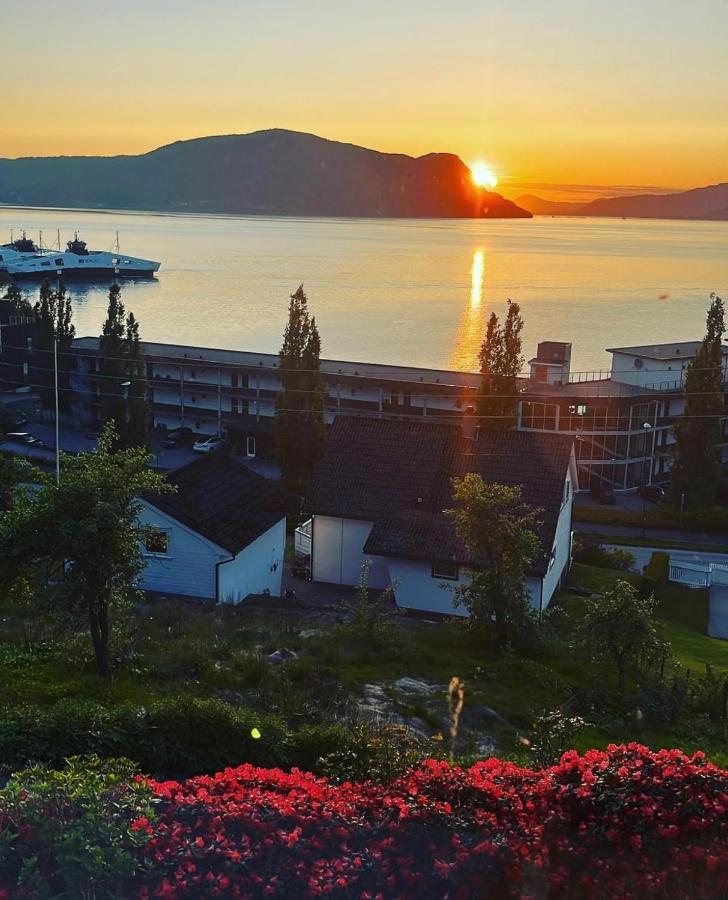 Sleeping Barrel Lodge Smaken Av Ryfylke Event As, Drives Ikke Som Hotell Hjelmeland エクステリア 写真