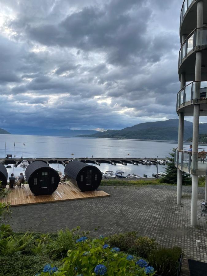 Sleeping Barrel Lodge Smaken Av Ryfylke Event As, Drives Ikke Som Hotell Hjelmeland エクステリア 写真